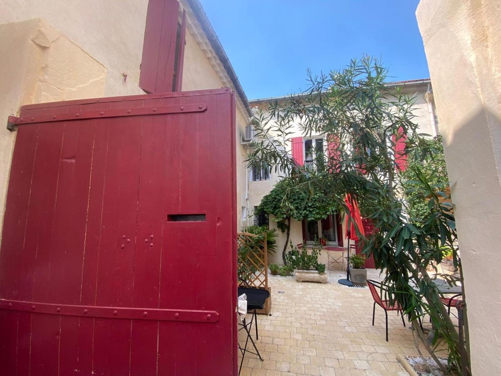 EyraguesInstant En Provenceアパートメント エクステリア 写真